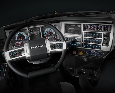A new gauge cluster and dash layout on Mack Granite and Pinnacle interiors improves visibility and readability, and puts frequently used controls at the driver’s fingertips.