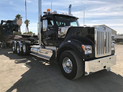 Kenworth W990