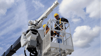 E120 Jib With People