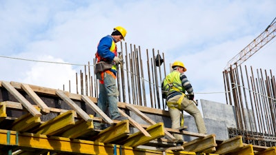construction workers safety risk of falling