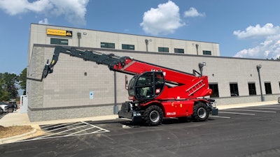 Magni Pinnacle Crane