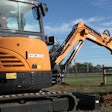 E-commerce construction equipment rental