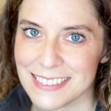 Karen Scally Headshot