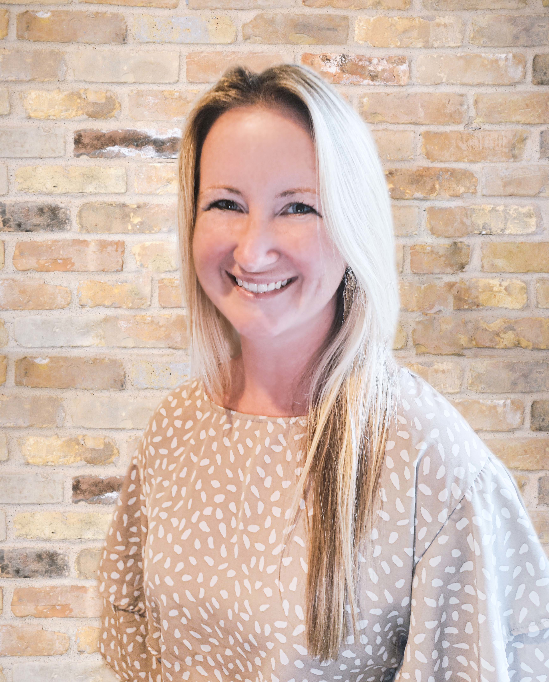 Sarah Webb Headshot Headshot