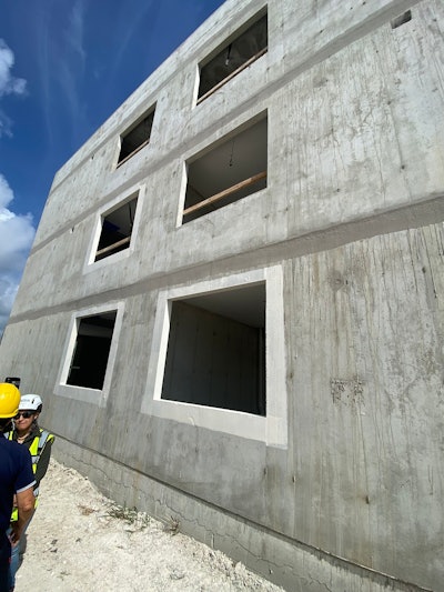 BLOCKSEAL Liquid Flashing is a low-VOC, fast-drying acrylic adhesive that keeps moisture from penetrating door and window openings beneath a structure’s exterior façade.