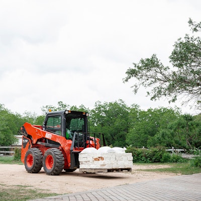 In addition, KIOTI’s SL750 has a 10.5-foot height-to-hinge pin and vertical lift path.