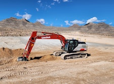 Dynamic stability control, payload, height and depth alarm and a digital level are all standard equipment on the 220 X4S machine.