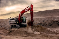 With a maximum dig depth of 23 ft., 4 in., the 300 X4S is capable of taking on a range of site preparation, trenching and foundational work.