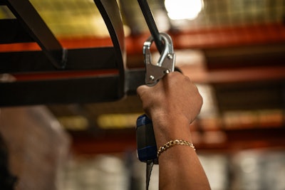 R530806 Ei Srl Hook 8673