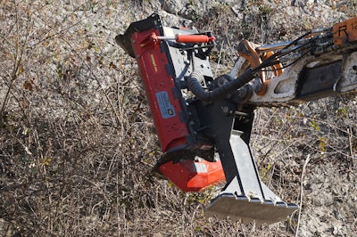 With four different working widths, ranging from 100 to 200 cm, E20 direct is recommended for excavators weighing between 12 and 21 tons.