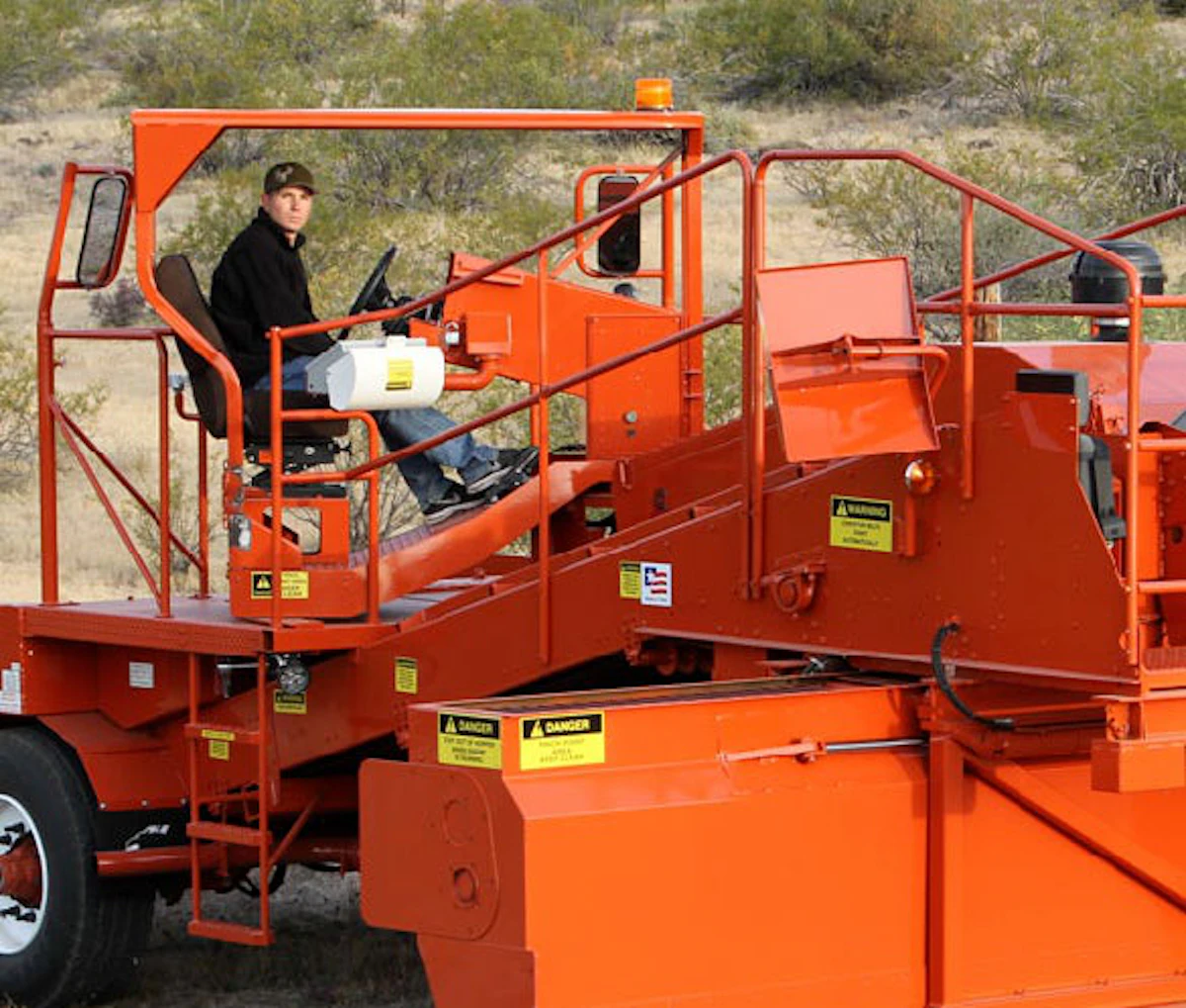 Chip Spreaders -20′ tandem chipper From: Bearcat Manufacturing, an ...