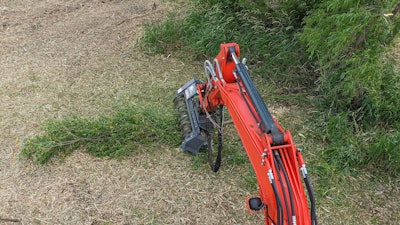 After identifying the appropriate excavator weight class, the mulching head needs to be configured correctly for the hydraulic output of the power unit.