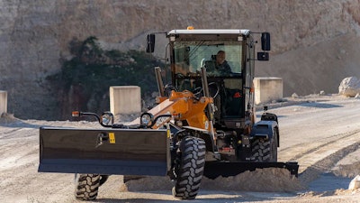 Case Launches D Series Graders 04