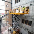 The fully electric architecture on today's electric scissor lifts offers the same drive performance of an internal combustion diesel machine.