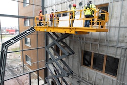 The fully electric architecture on today's electric scissor lifts offers the same drive performance of an internal combustion diesel machine.