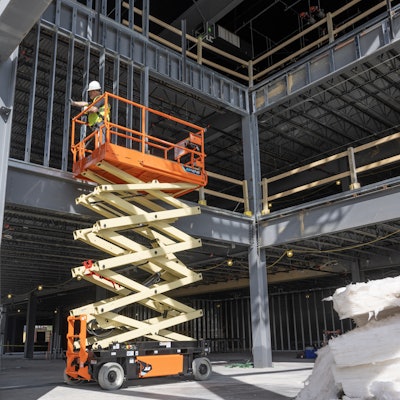 ClearSky Smart Fleet comes standard on the ES4046 Electric Scissor Lift to allow for fleet tracking.