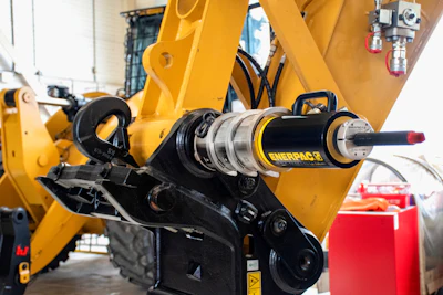 Safer joint pin removal with the Enerpac PPH-Series pin puller kit.