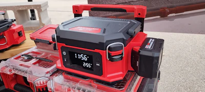 Who doesn't want a hot lunch? This was designed to heat your meal to a set temperature so it's hot and ready when you need.