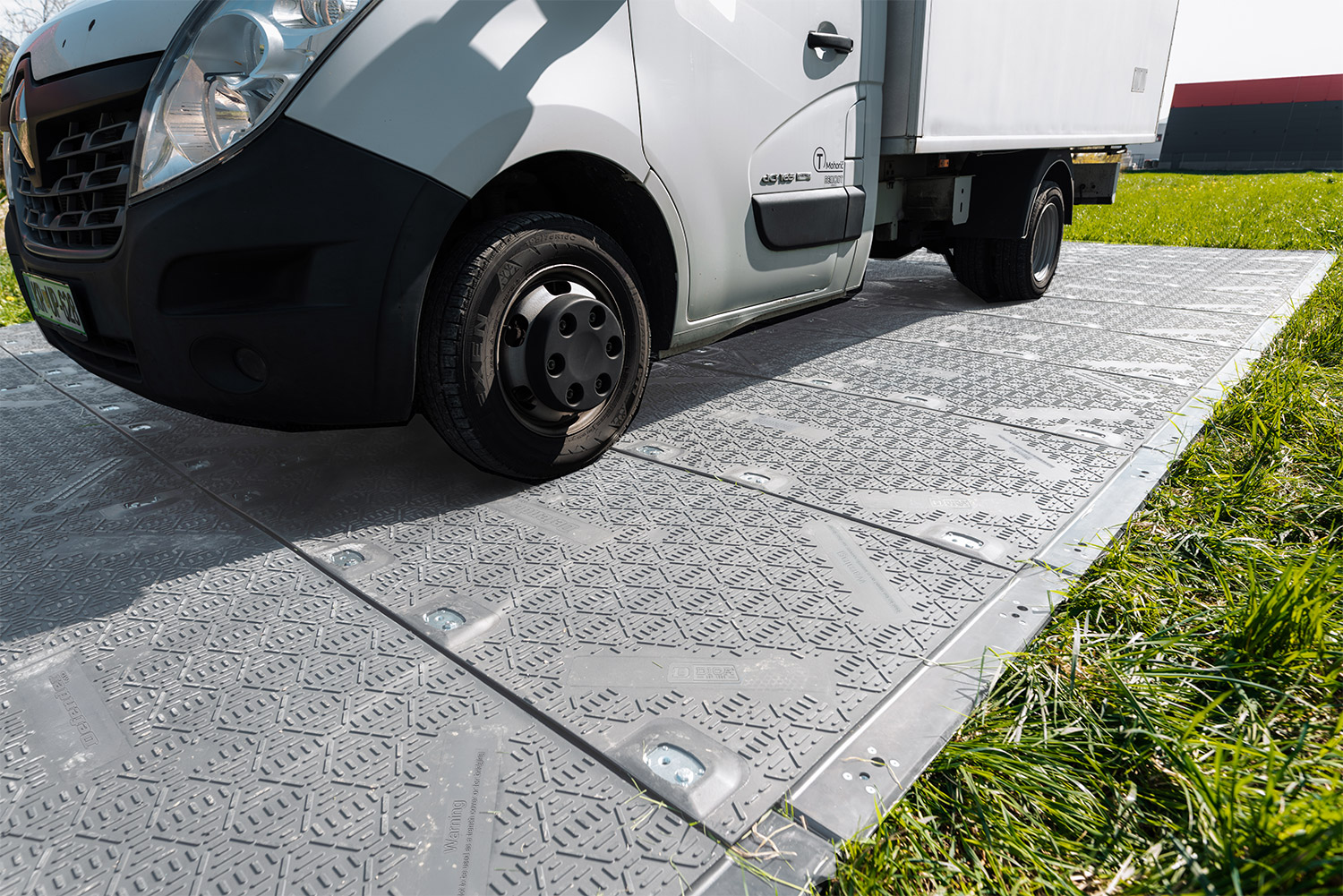 Defender With Truck Web[1]